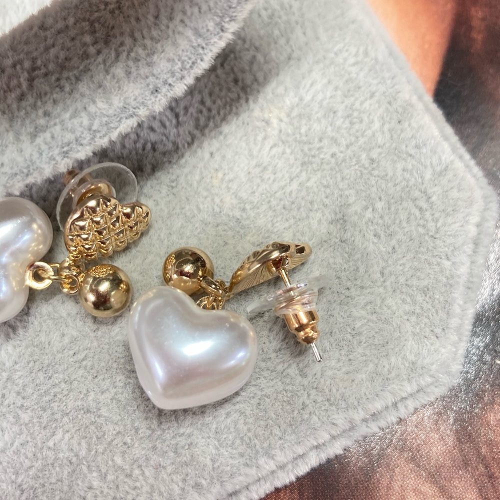 Pearl Heart Drop Earrings - Picture 5 of 6